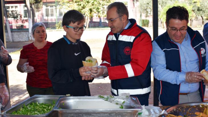 14 bin balık ekmek öğrencilere dağıtıldı