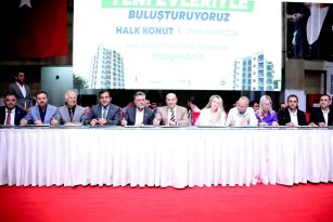 Bayraklı’da ‘Halk Konut’ ofisi yüzleri güldürdü