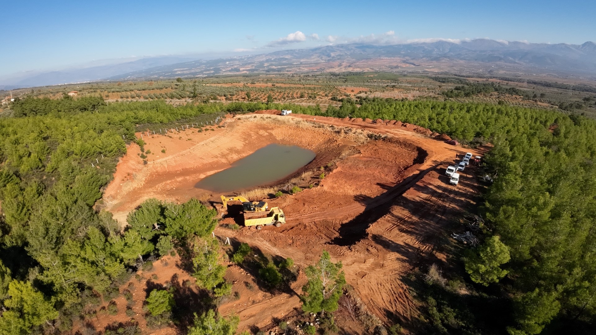 ASKİ, KARACASU YAZIR’DA GÖLET GENİŞLETME ÇALIŞMASINA BAŞLADI