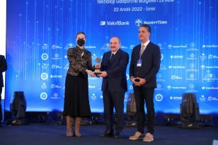 DEPARK’A BAKAN VARANK’TAN ÖDÜL