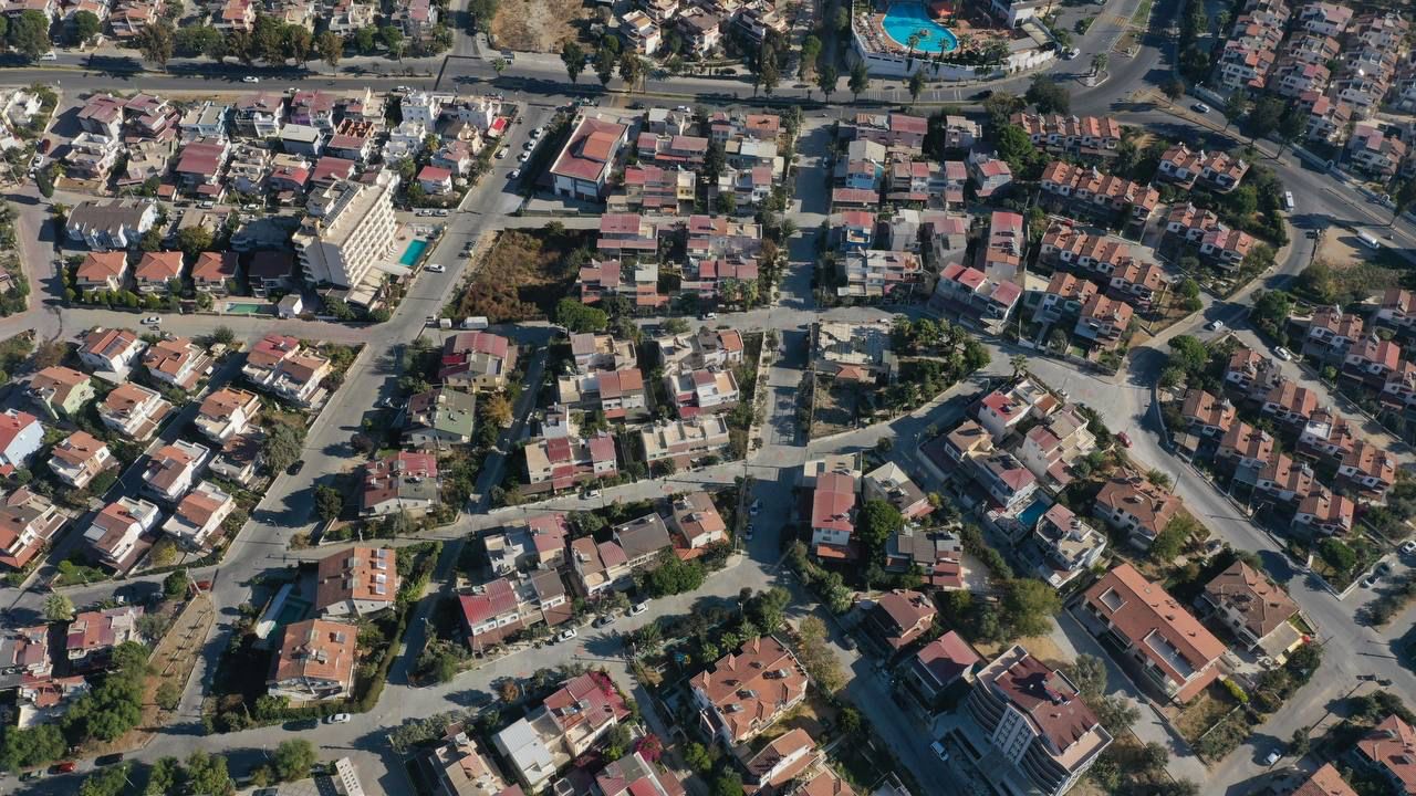 KUŞADASI’NA BİR YILDA 272 BİN 779 METREKARE YENİ YOL