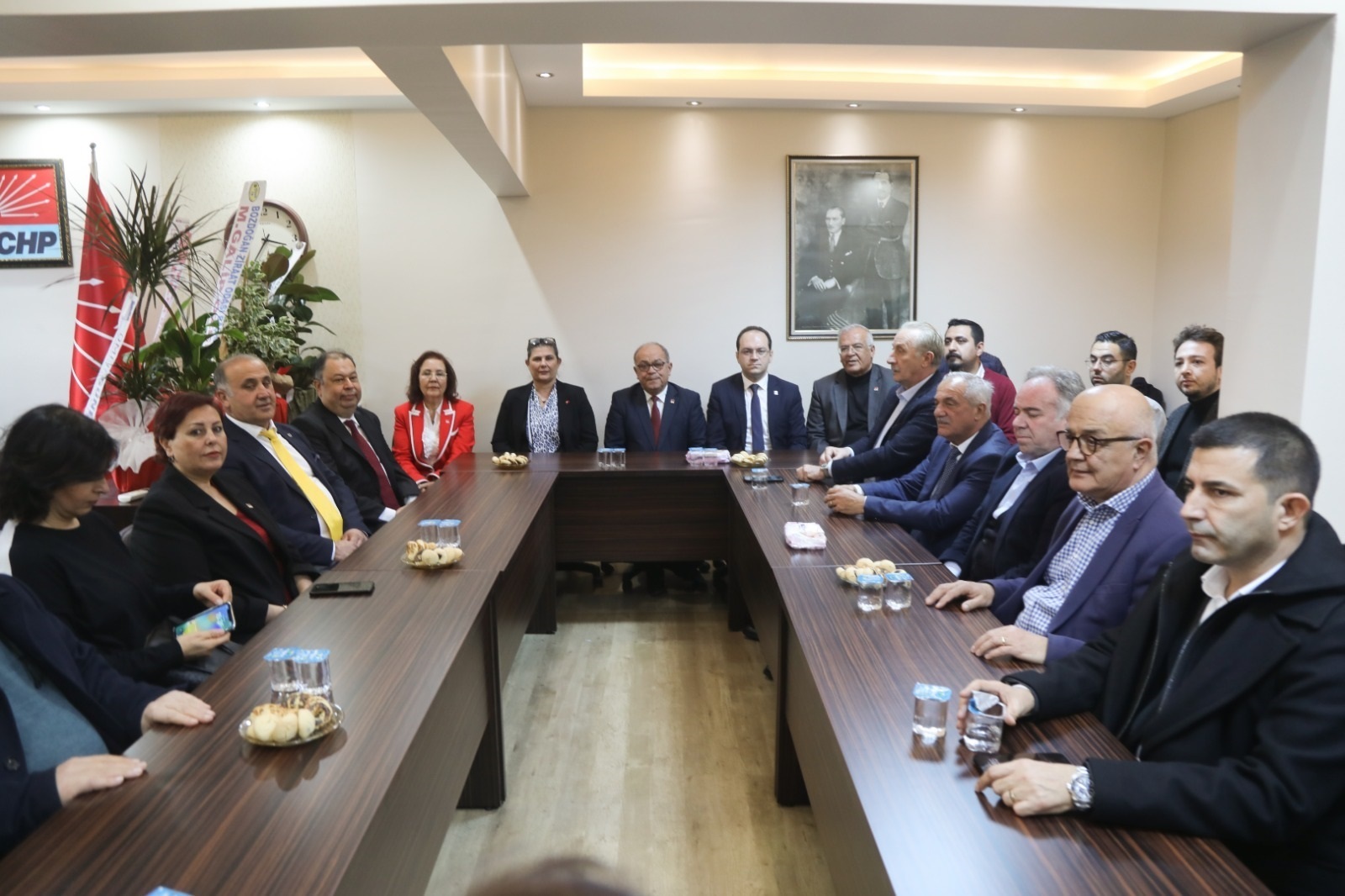 Çerçioğlu ve belediye başkanlarından, Başkan Saatçı’ya hayırlı olsun ziyareti