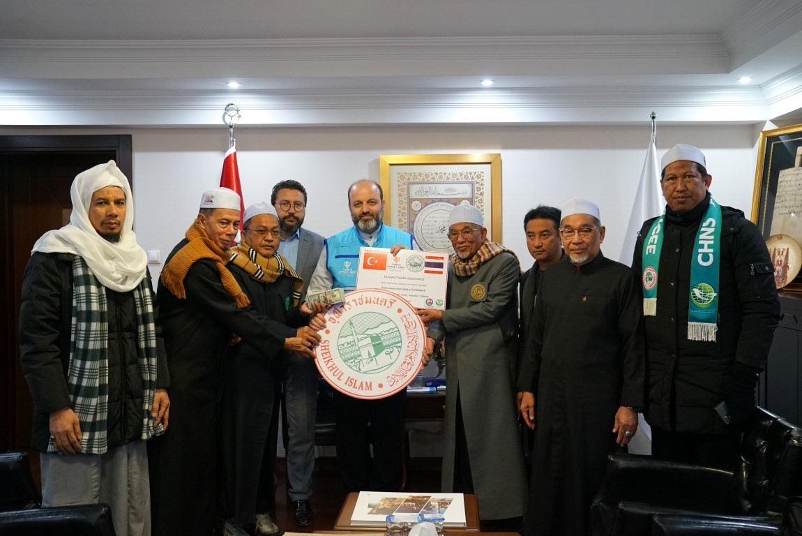 Patanili Müslümanlardan TDV’ye anlamlı deprem bağışı