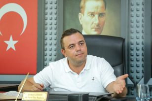 BAŞKAN AYDIN: “DEPREM OLMAMIŞ GİBİ DEVAM EDEMEYİZ”