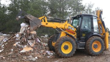 Fevzipaşa Mahallesi’nde moloz temizleme çalışması yapıldı