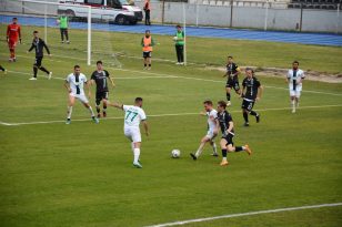 Efe potadaki yerini korudu