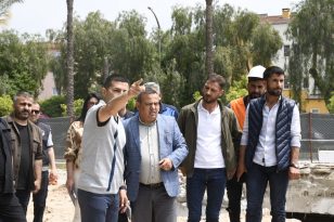 BAŞKAN ÖMER GÜNEL KENT MEYDANI ÇALIŞMALARINI İNCELEDİ