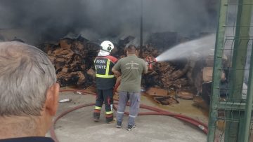 Kuyucak’taki yangının söndürme çalışmalarına Nazilli Belediyesi’nden destek