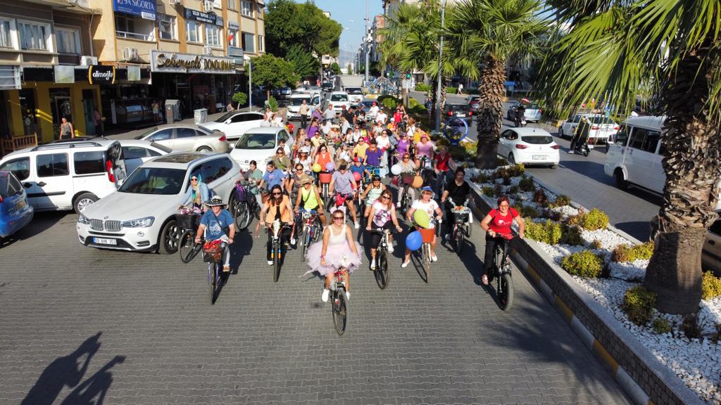 Nazilli’de 5. kez Süslü Kadınlar bisiklet turu gerçekleştirildi
