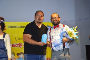 1. ALABANDA TİYATRO FESTİVALİ TİYATRO VE SÖYLEŞİLERLE DEVAM ETTİ