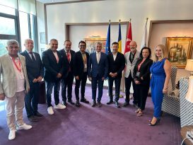 BAŞKAN ÖMER GÜNEL’E KARDEŞ ŞEHİR SİNAİA’DA SICAK KARŞILAMA