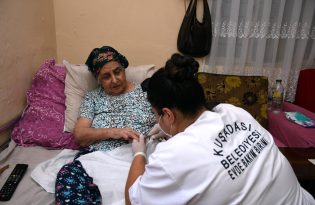 NEREDE İHTİYAÇ VARSA KUŞADASI BELEDİYESİ ORADA