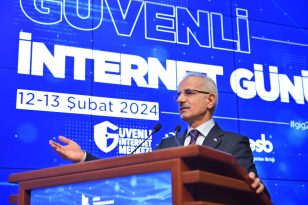 ÇOCUKLARINIZI İNTERNETTE YALNIZ BIRAKMAYIN