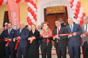 BAŞKAN ATAY VE MERAL AKŞENER KUVAYI MİLLİYE EVİ AÇILIŞINDA EFELER HALKIYLA BULUŞTU