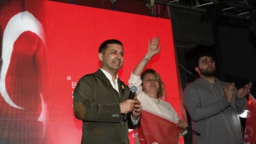 Kuşadası bir kez daha “Başkan Ömer Günel” dedi