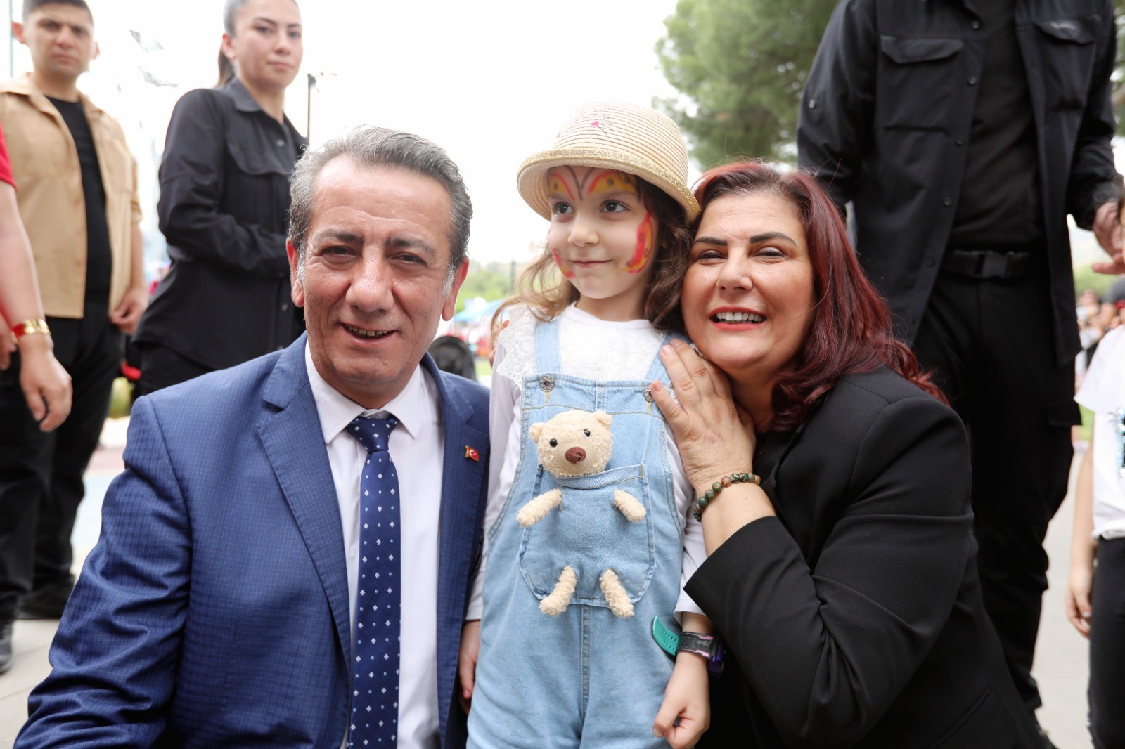 EFELER’İN MİNİKLERİ 23 NİSAN’I COŞKUYLA KUTLADI