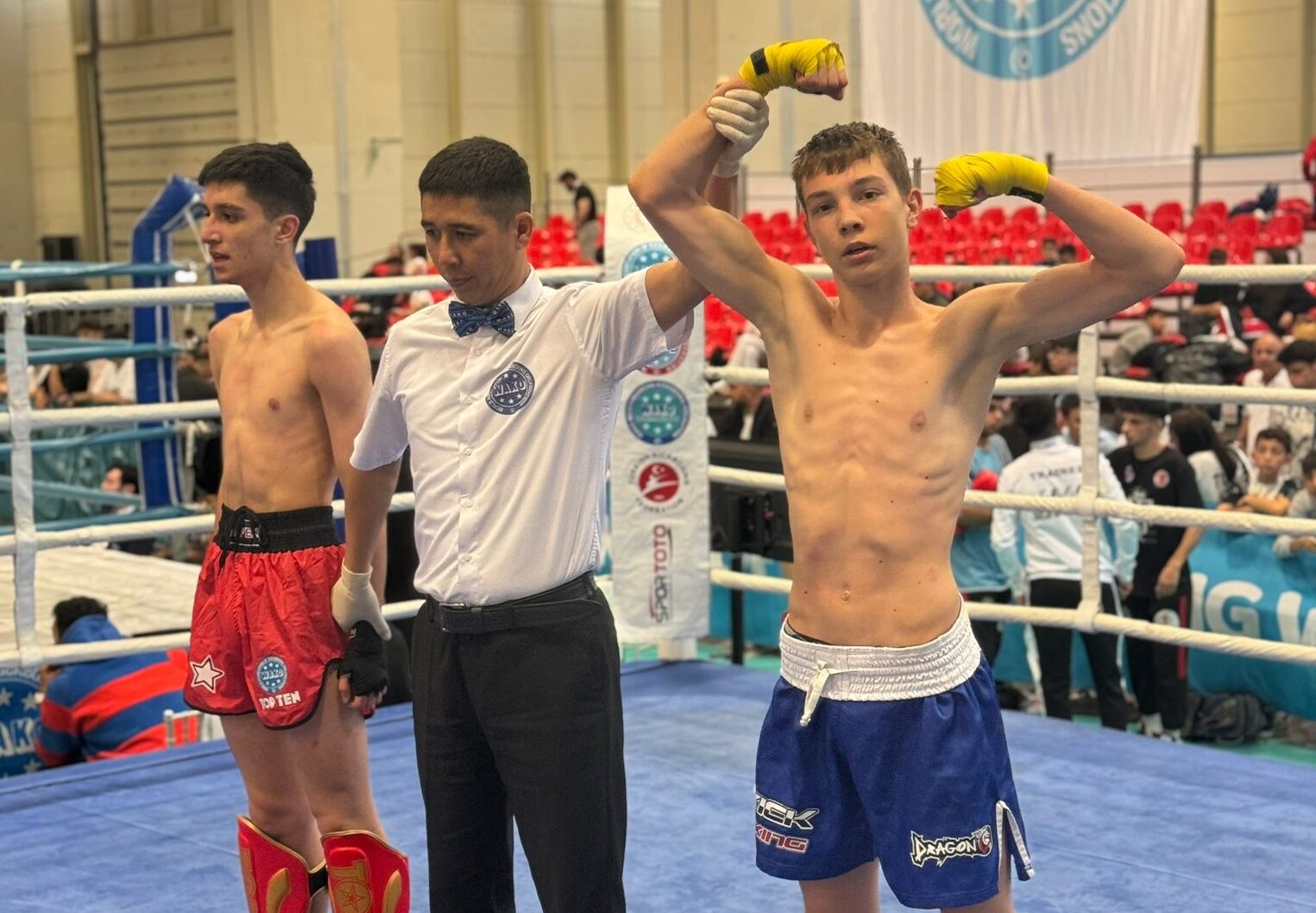 EFES SELÇUKLU GENÇLER SPORDA HARİKALAR YARATIYOR