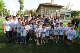 FİLİZ BAŞKAN BAŞARILI SPORCULARI TEBRİK ETTİ