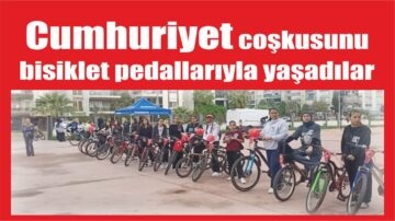 KIZ KIZA CUMHURİYET İÇİN TURLAYALIM
