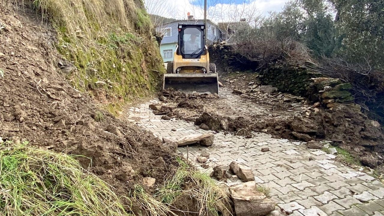 Efeler’de yağışa hızlı müdahale