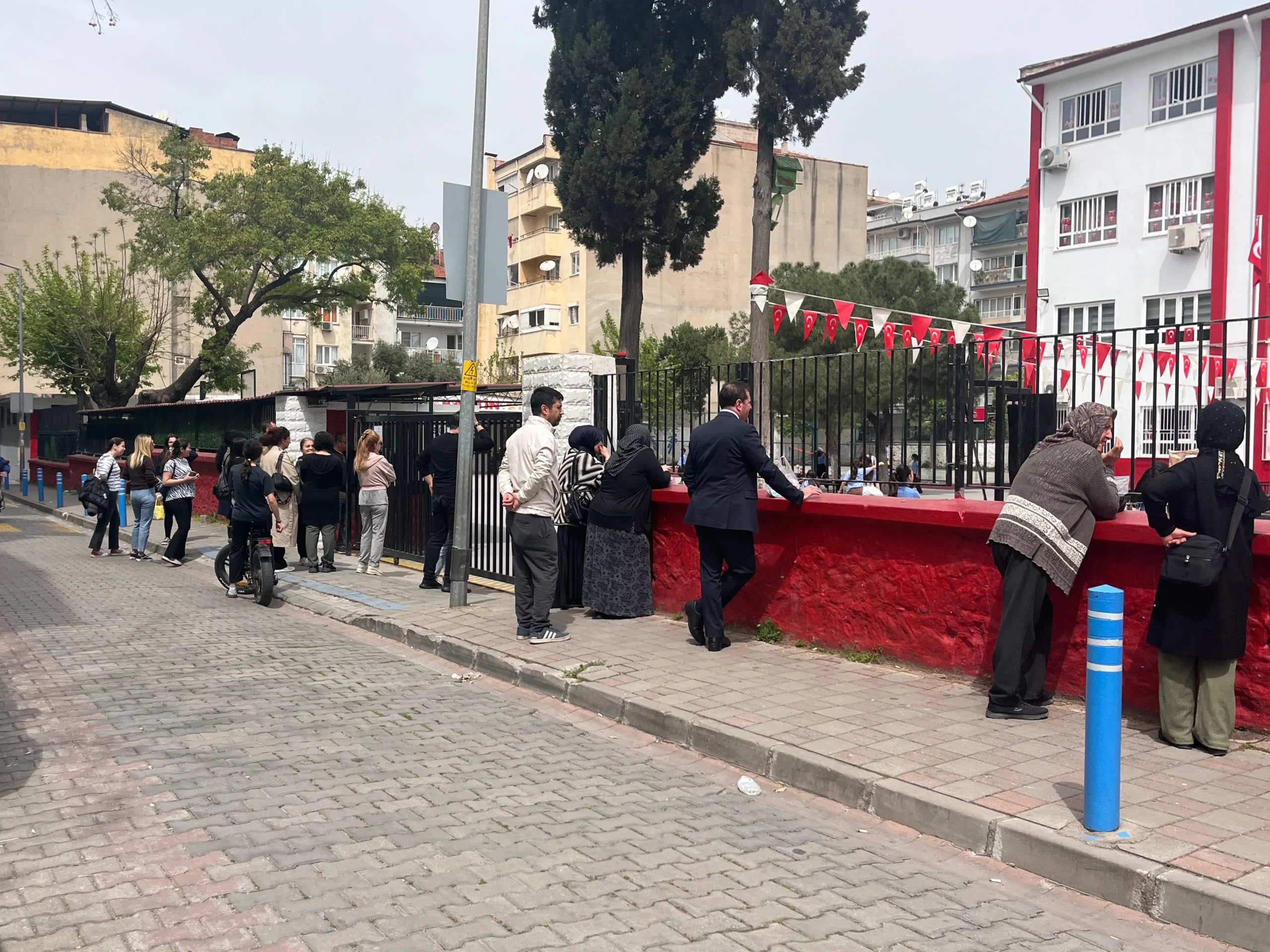 Aydın’da okullarda polis ve bekçi önlemi! Veliler tedirgin